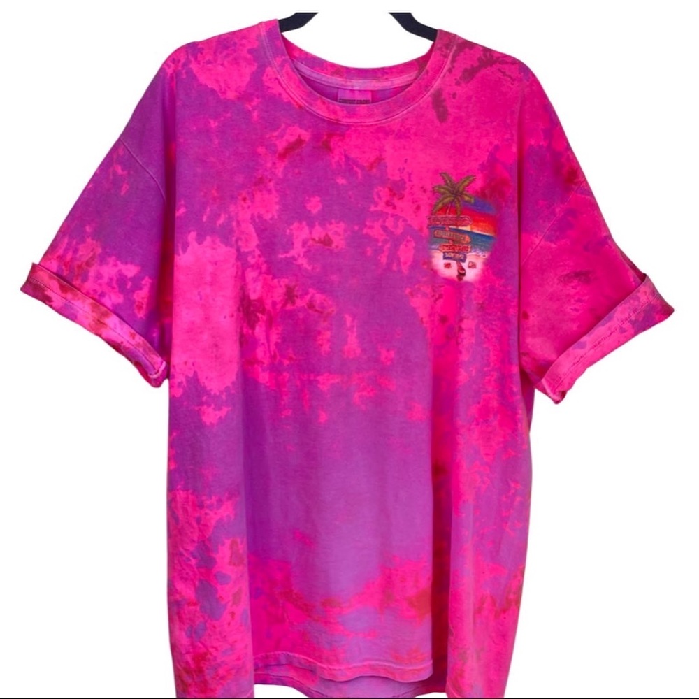 CW tee